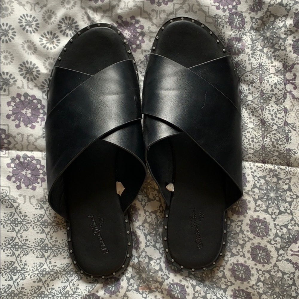 Universal Threads mules